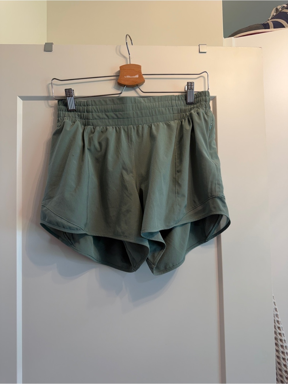 Lululemon Hotty Hot green shorts